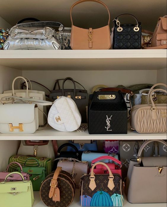 Pre-Owned Luxury Handbags & Wallets