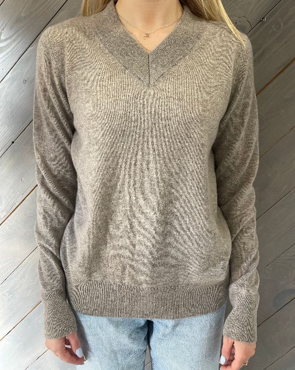 Pissenlit Mocha Cashmere V-Neck Sweater